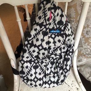Kavu Black and White Shoulder Bag